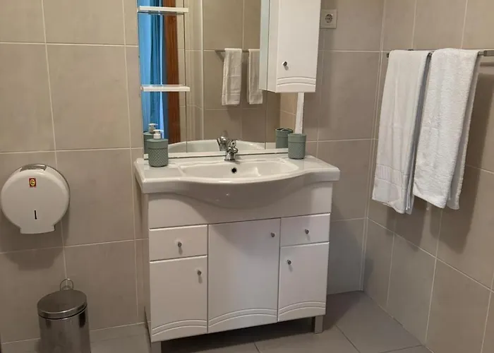 M&l Geres בית הארחה *